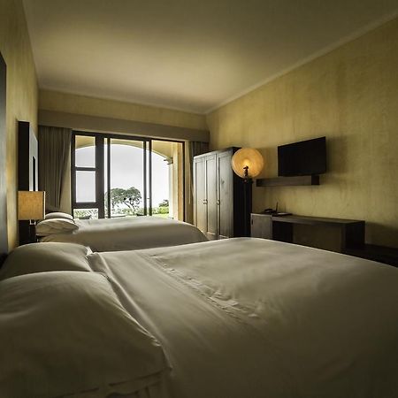 Hotel La Reunion Golf Resort And Residences Antigua ภายนอก รูปภาพ