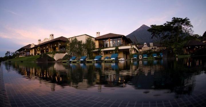 Hotel La Reunion Golf Resort And Residences Antigua ภายนอก รูปภาพ