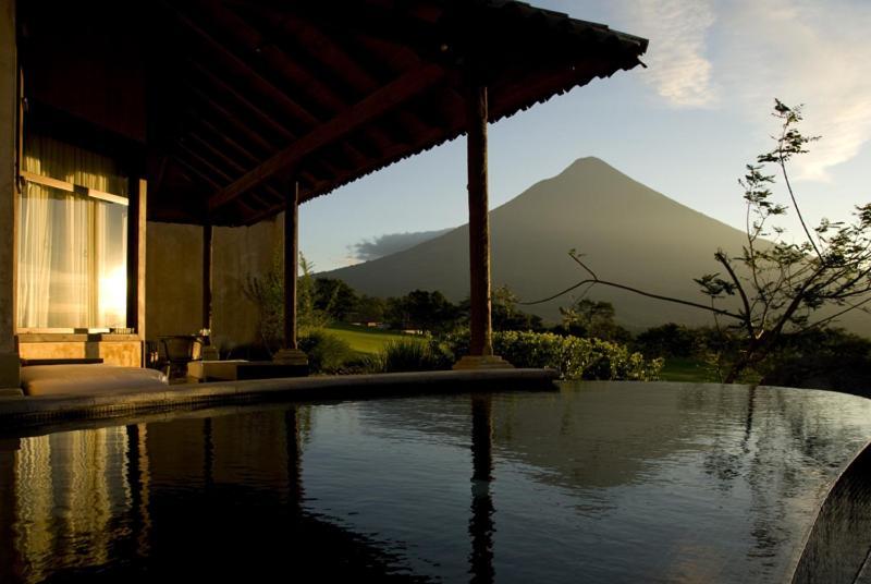 Hotel La Reunion Golf Resort And Residences Antigua ห้อง รูปภาพ