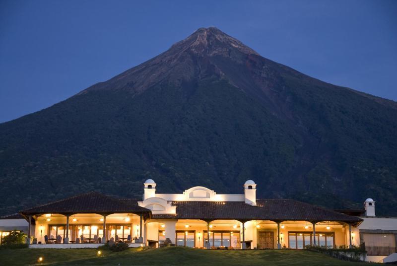 Hotel La Reunion Golf Resort And Residences Antigua ภายนอก รูปภาพ