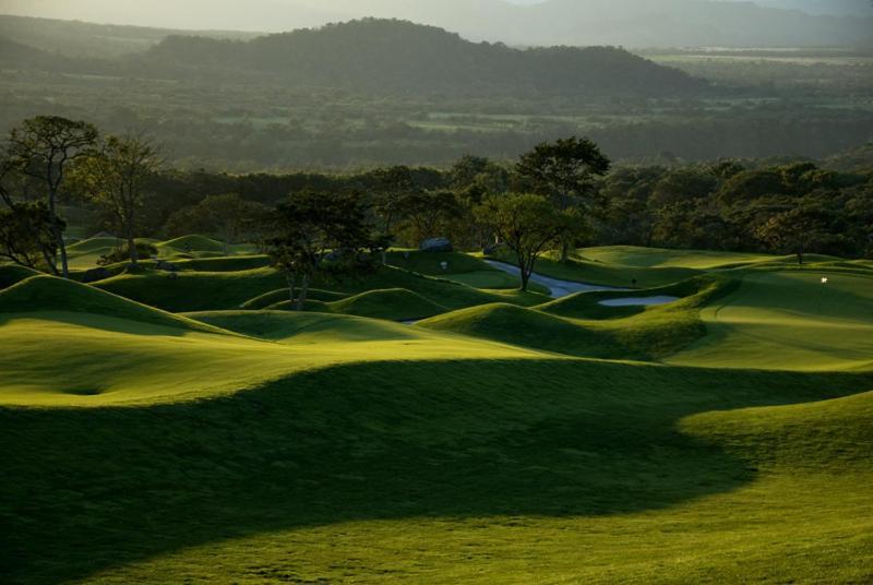 Hotel La Reunion Golf Resort And Residences Antigua ภายนอก รูปภาพ