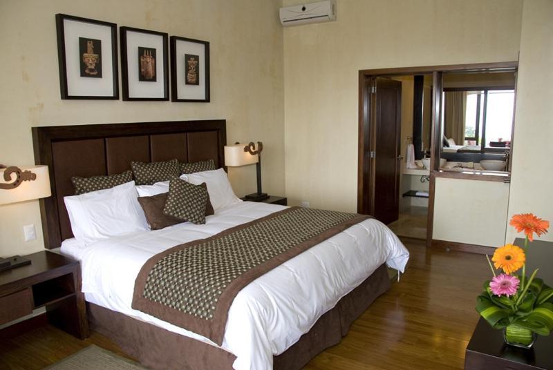 Hotel La Reunion Golf Resort And Residences Antigua ภายนอก รูปภาพ