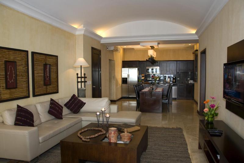 Hotel La Reunion Golf Resort And Residences Antigua ภายนอก รูปภาพ