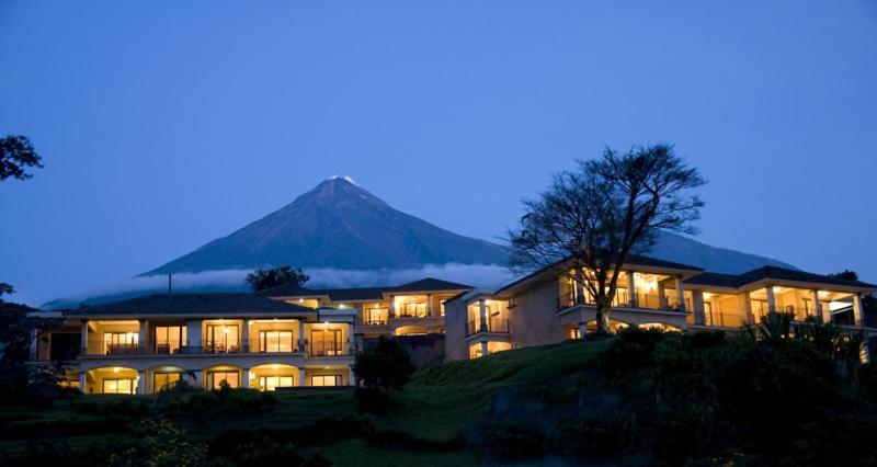 Hotel La Reunion Golf Resort And Residences Antigua ภายนอก รูปภาพ