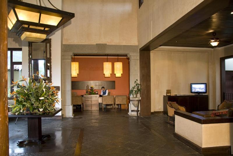 Hotel La Reunion Golf Resort And Residences Antigua ภายนอก รูปภาพ